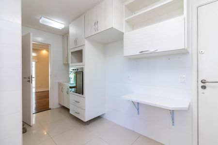 Apartamento à venda com 117m², 3 quartos e 3 vagas Apartamento à venda com 117m², 3 quartos e 3 vagasCozinha