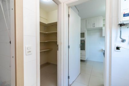 Apartamento à venda com 117m², 3 quartos e 3 vagas Apartamento à venda com 117m², 3 quartos e 3 vagasÁrea de Serviço