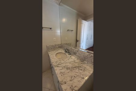 Apartamento à venda com 142m², 3 quartos e 3 vagasBanheiro da Suíte 1