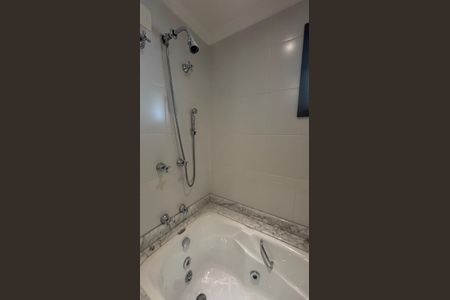 Apartamento à venda com 142m², 3 quartos e 3 vagasBanheiro da Suíte 1