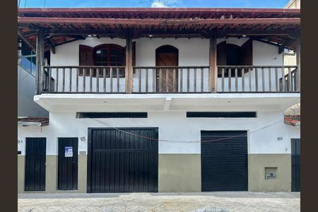 Casa para alugar com 200m², 4 quartos e 2 vagasFachada