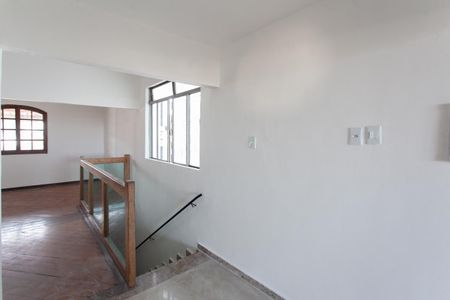 Casa para alugar com 200m², 4 quartos e 2 vagasCorredor