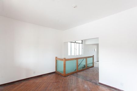 Casa para alugar com 200m², 4 quartos e 2 vagasSala