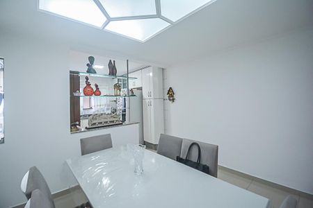 Casa à venda com 184m², 3 quartos e 2 vagas Casa à venda com 184m², 3 quartos e 2 vagasCopa