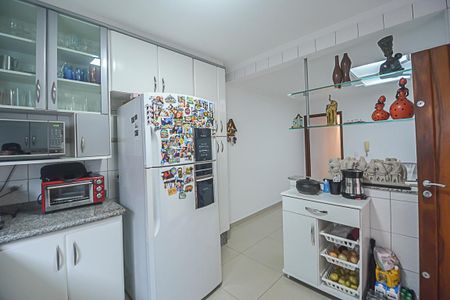 Casa à venda com 184m², 3 quartos e 2 vagas Casa à venda com 184m², 3 quartos e 2 vagasCozinha