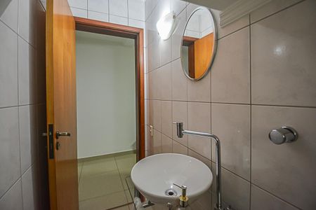 Casa à venda com 184m², 3 quartos e 2 vagas Casa à venda com 184m², 3 quartos e 2 vagasLavabo