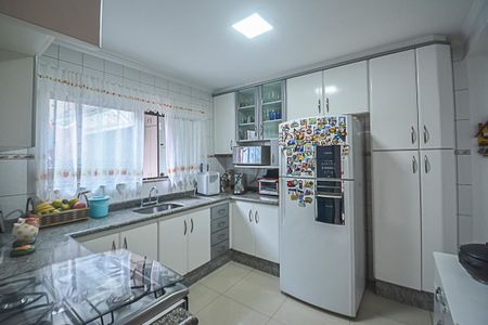 Casa à venda com 184m², 3 quartos e 2 vagas Casa à venda com 184m², 3 quartos e 2 vagasCozinha