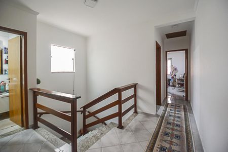 Casa à venda com 184m², 3 quartos e 2 vagas Casa à venda com 184m², 3 quartos e 2 vagasCorredor