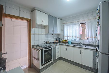 Casa à venda com 184m², 3 quartos e 2 vagas Casa à venda com 184m², 3 quartos e 2 vagasCozinha