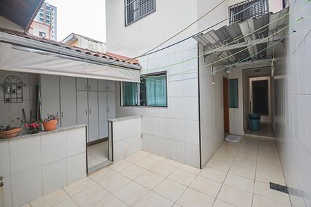 Casa à venda com 184m², 3 quartos e 2 vagas Casa à venda com 184m², 3 quartos e 2 vagasÁrea de Serviço