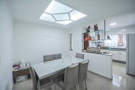 Casa à venda com 184m², 3 quartos e 2 vagas Casa à venda com 184m², 3 quartos e 2 vagasCopa