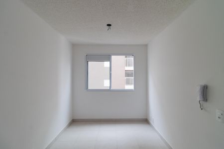 Sala de apartamento para alugar com 2 quartos, 37m² em Parque Industrial Tomas Edson, São Paulo