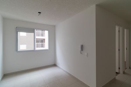 Sala de apartamento para alugar com 2 quartos, 37m² em Parque Industrial Tomas Edson, São Paulo