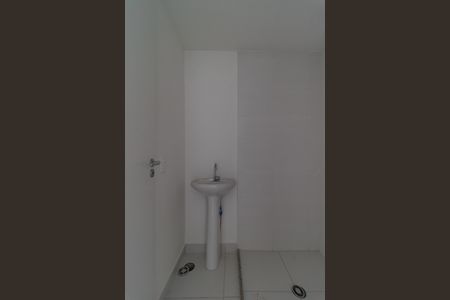 Apartamento para alugar com 37m², 2 quartos e sem vaga Apartamento para alugar com 37m², 2 quartos e sem vagaBanheiro