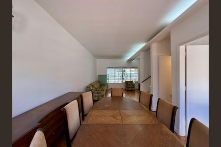 Casa para alugar com 130m², 3 quartos e 2 vagasSala