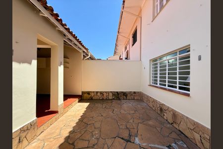 Casa para alugar com 130m², 3 quartos e 2 vagasQuintal