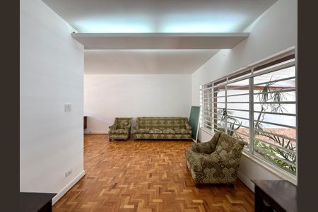 Casa para alugar com 130m², 3 quartos e 2 vagasSala