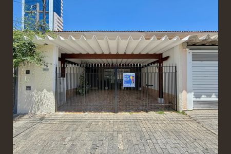 Casa para alugar com 130m², 3 quartos e 2 vagasFachada 