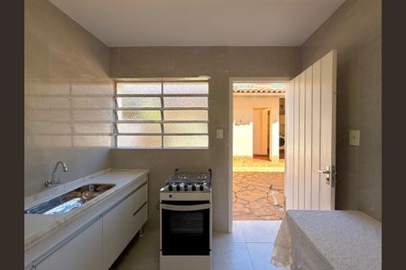 Casa para alugar com 130m², 3 quartos e 2 vagasCozinha 