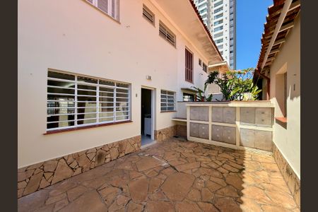 Casa para alugar com 130m², 3 quartos e 2 vagasQuintal