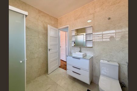 Casa para alugar com 130m², 3 quartos e 2 vagasBanheiro 