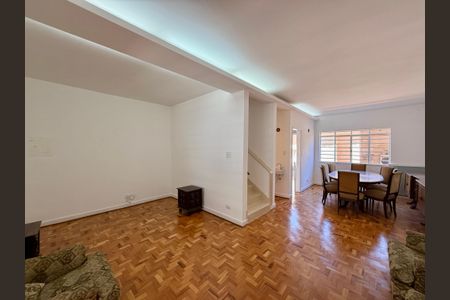 Casa para alugar com 130m², 3 quartos e 2 vagasSala