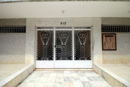 Apartamento à venda com 60m², 2 quartos e 1 vagaFachada e portaria