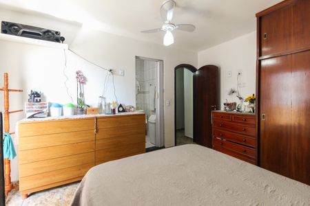 Casa à venda com 120m², 4 quartos e 2 vagasSuíte 1