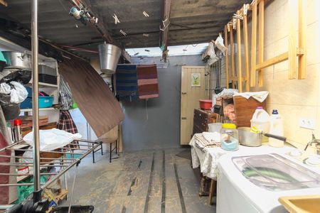 Casa à venda com 120m², 4 quartos e 2 vagasÁrea de serviço