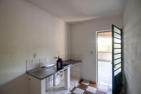 Cozinha de casa para alugar com 2 quartos, 60m² em Jardim Dracena, São Paulo