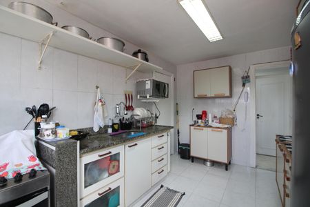 Apartamento à venda com 84m², 3 quartos e 2 vagasCozinha
