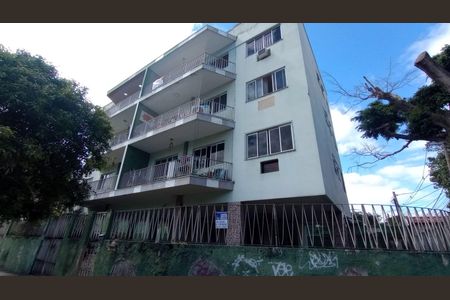 Apartamento à venda com 84m², 3 quartos e 2 vagasFachada com Placa