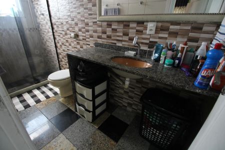 Apartamento à venda com 84m², 3 quartos e 2 vagasBanheiro Social