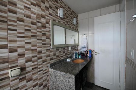 Apartamento à venda com 84m², 3 quartos e 2 vagasBanheiro Social