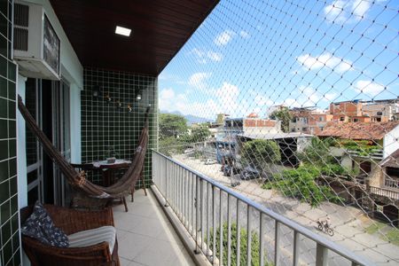 Apartamento à venda com 84m², 3 quartos e 2 vagasVaranda