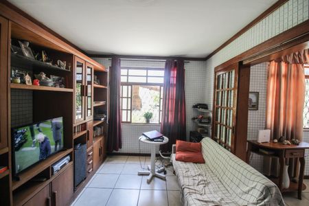 Sala de casa para alugar com 4 quartos, 250m² em Nova Cidade, Nilópolis