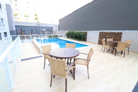 Apartamento à venda com 32m², 1 quarto e sem vagaÁrea comum - Piscina