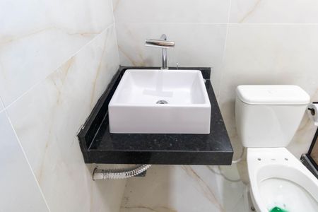 Casa de condomínio para alugar com 170m², 3 quartos e 2 vagasBanheiro Social