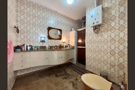 Apartamento para alugar com 180m², 4 quartos e 1 vaga Apartamento para alugar com 180m², 4 quartos e 1 vagaBanheiro social 1