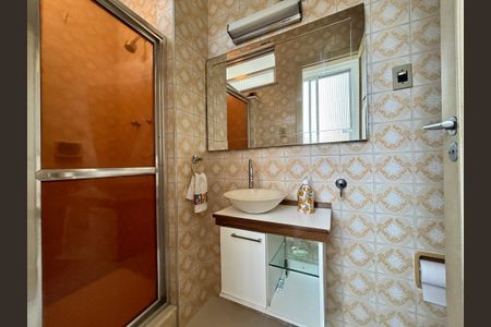 Apartamento para alugar com 180m², 4 quartos e 1 vaga Apartamento para alugar com 180m², 4 quartos e 1 vagaBanheiro social 2