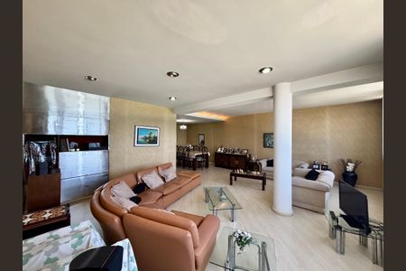 Apartamento para alugar com 180m², 4 quartos e 1 vaga Apartamento para alugar com 180m², 4 quartos e 1 vagaSala
