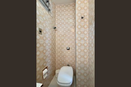 Apartamento para alugar com 180m², 4 quartos e 1 vaga Apartamento para alugar com 180m², 4 quartos e 1 vagaBanheiro social 2