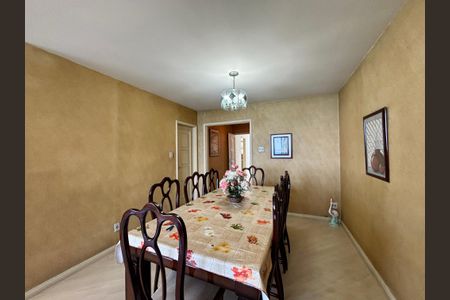 Apartamento para alugar com 180m², 4 quartos e 1 vaga Apartamento para alugar com 180m², 4 quartos e 1 vagaSala de jantar