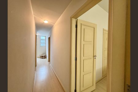 Apartamento para alugar com 180m², 4 quartos e 1 vaga Apartamento para alugar com 180m², 4 quartos e 1 vagaCorredor