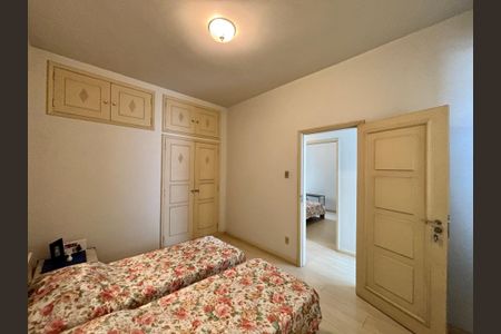 Apartamento para alugar com 180m², 4 quartos e 1 vaga Apartamento para alugar com 180m², 4 quartos e 1 vagaQuarto 3