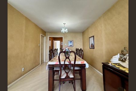 Apartamento para alugar com 180m², 4 quartos e 1 vaga Apartamento para alugar com 180m², 4 quartos e 1 vagaSala de jantar