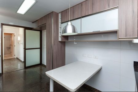 Apartamento para alugar com 155m², 4 quartos e 2 vagasCozinha