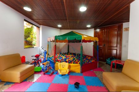 Apartamento para alugar com 155m², 4 quartos e 2 vagasÁrea Comum - Brinquedoteca