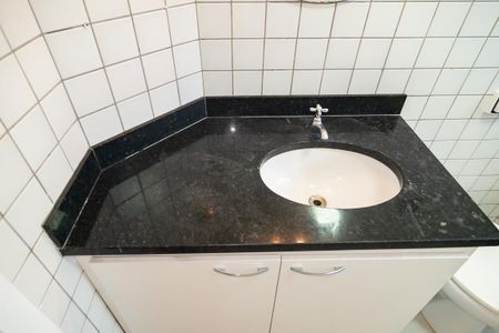Apartamento para alugar com 54m², 1 quarto e sem vagaBanheiro 
