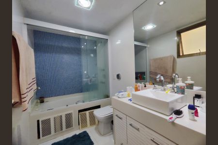 Apartamento para alugar com 178m², 3 quartos e 2 vagasBanheiro da Suíte